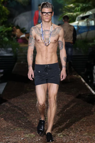 Look 9